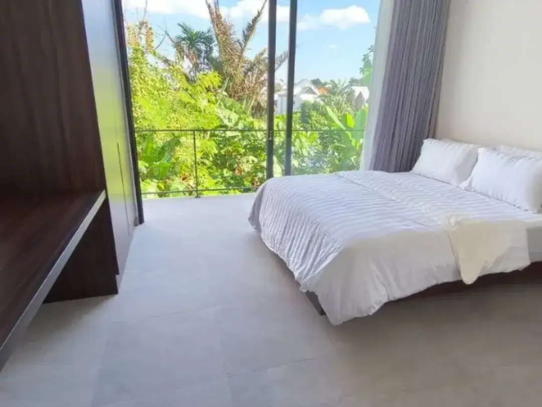 BRAND NEW VILLA FULL FURNISHED DI KOMPLEK GREEN KORI KEROBOKAN BADUNG - Image 9 of 10