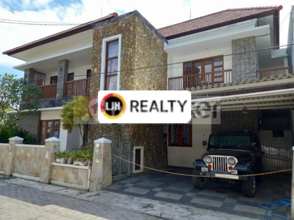 Rumah 3 Kamar Tidur di Pemogan, Kuta, Lokasi Strategis dekat Sunset Road, Mall Bali Galeria dan Airport Ngurah Rai - Image 1 of 4