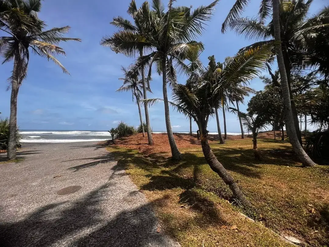 Prime Beachfront Land di Belong beach - Image 9 of 10