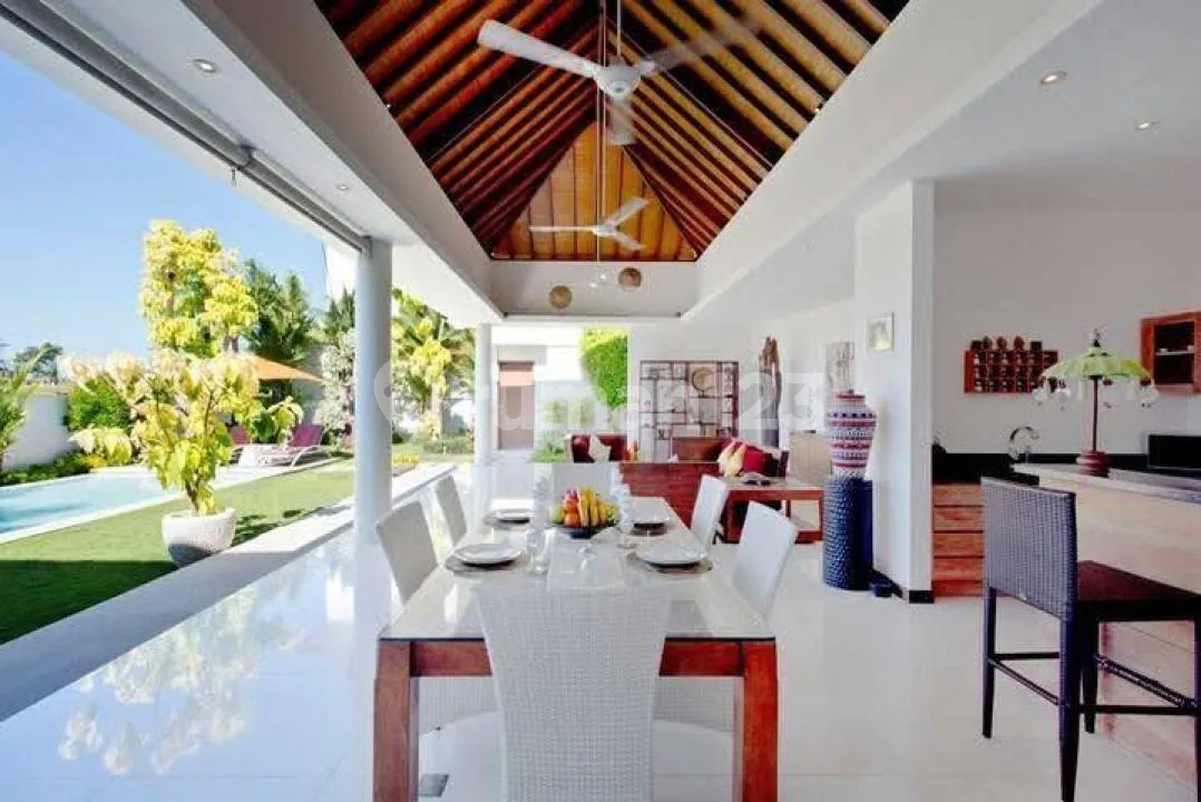 Villa Mewah Luas View Gunung di Batu Bolong Strategis, Canggu - Image 2 of 4