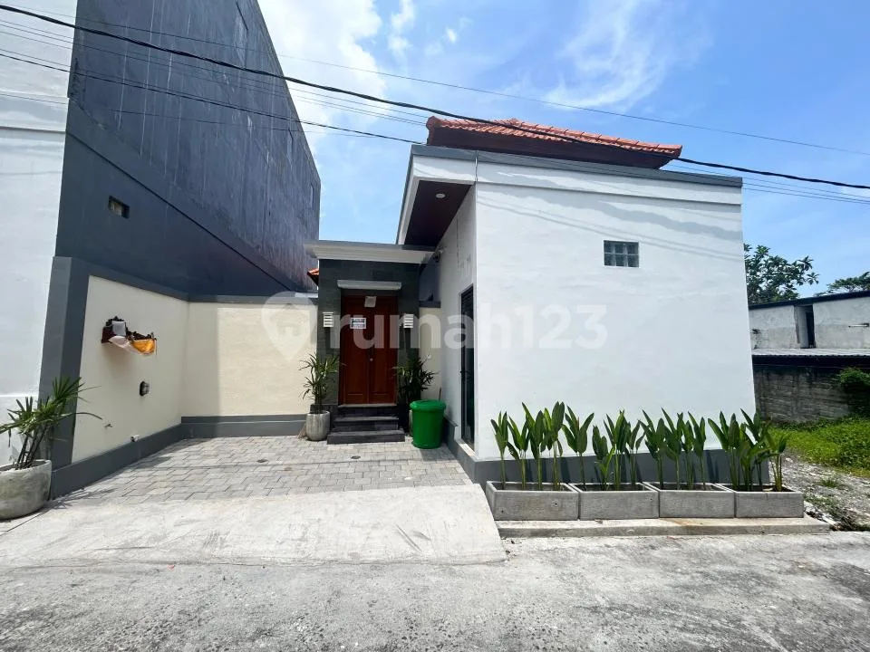 Villa Sewa Area Kerobokan Cocok Utk Keluarga - Image 1 of 4