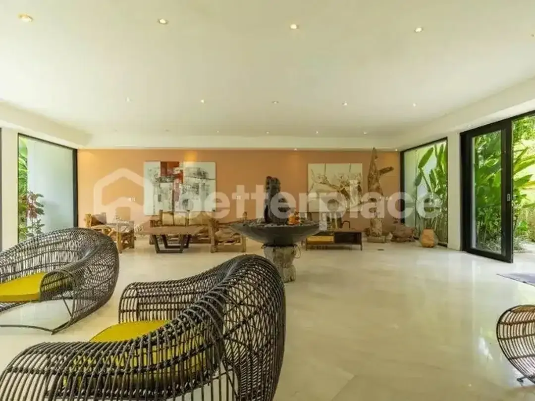 Rare Freehold Masterpiece in Tegalalang — A Six-Bedroom Jungle Retreat Set on 2,500 sqm of Land with Infinity Pool and Unmatched Investment Appeal - Image 3 of 10