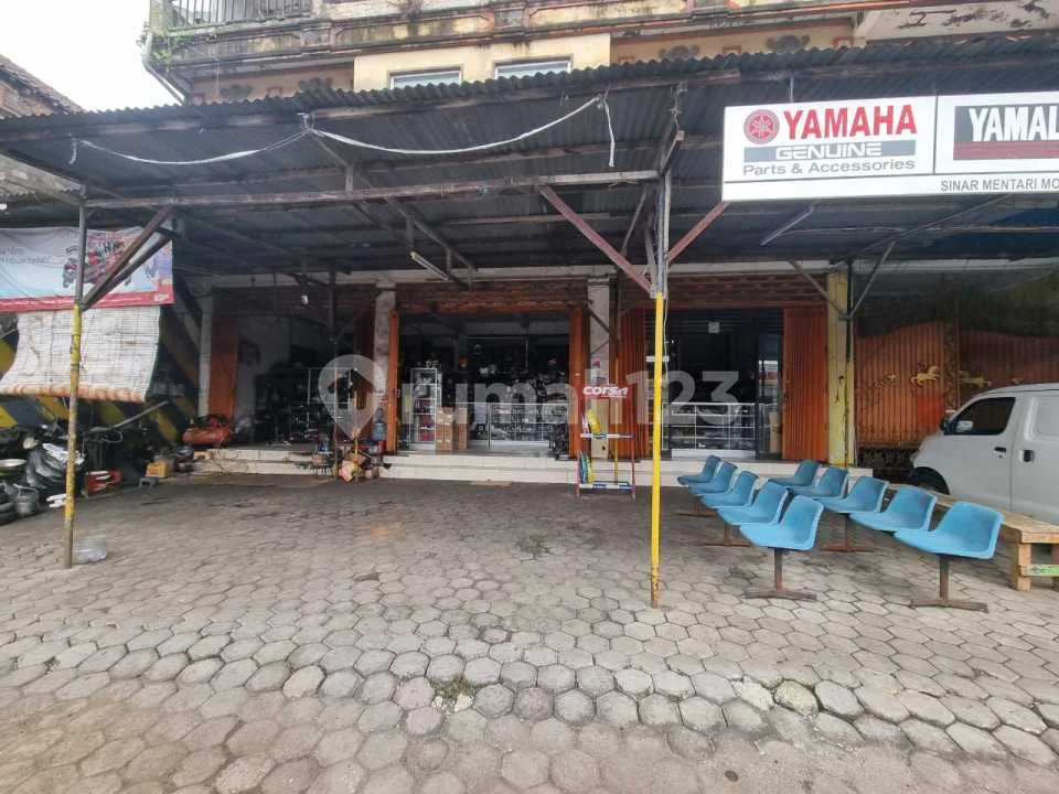 Ruko Gandeng 3 Lantai, SHM, Lokasi Premium - Image 1 of 3