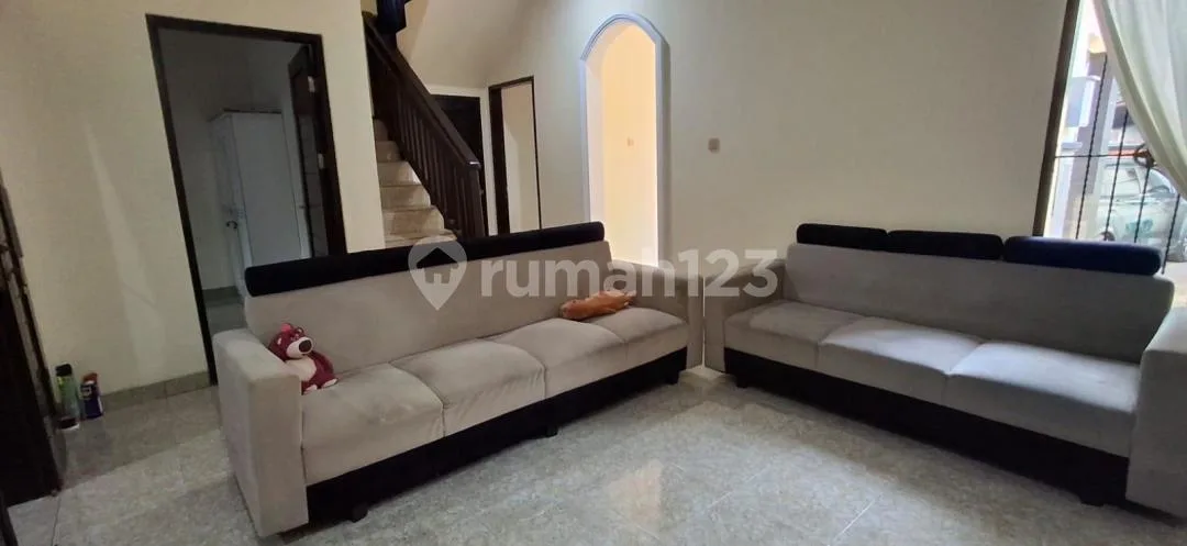 Disewakan Rumah 3 BR Furnished di Sanur Kauh, Densel - Image 1 of 4