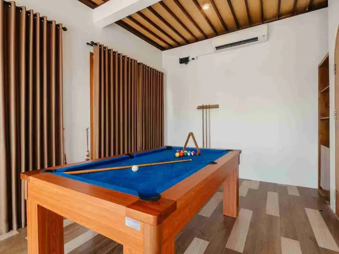 Vila Mewah Baru 3 Lantai Furnished di Kerobokan Badung - Image 9 of 10