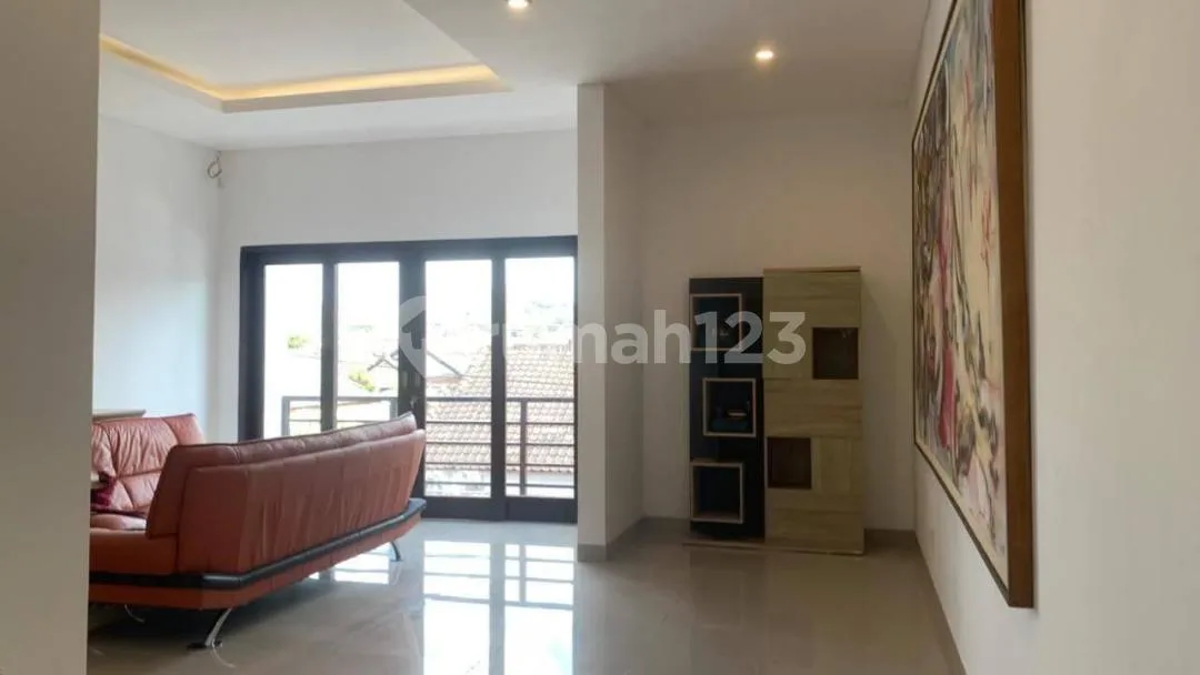 Dijual Villa 3 Lantai di Taman Griya Jimbaran - Posisi Hook View Bagus - Image 4 of 4
