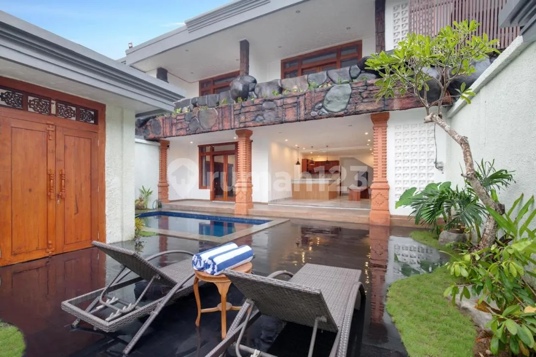 Modern Villa in Canggu Centre only 10 minutes to the beach - Image 4 of 4