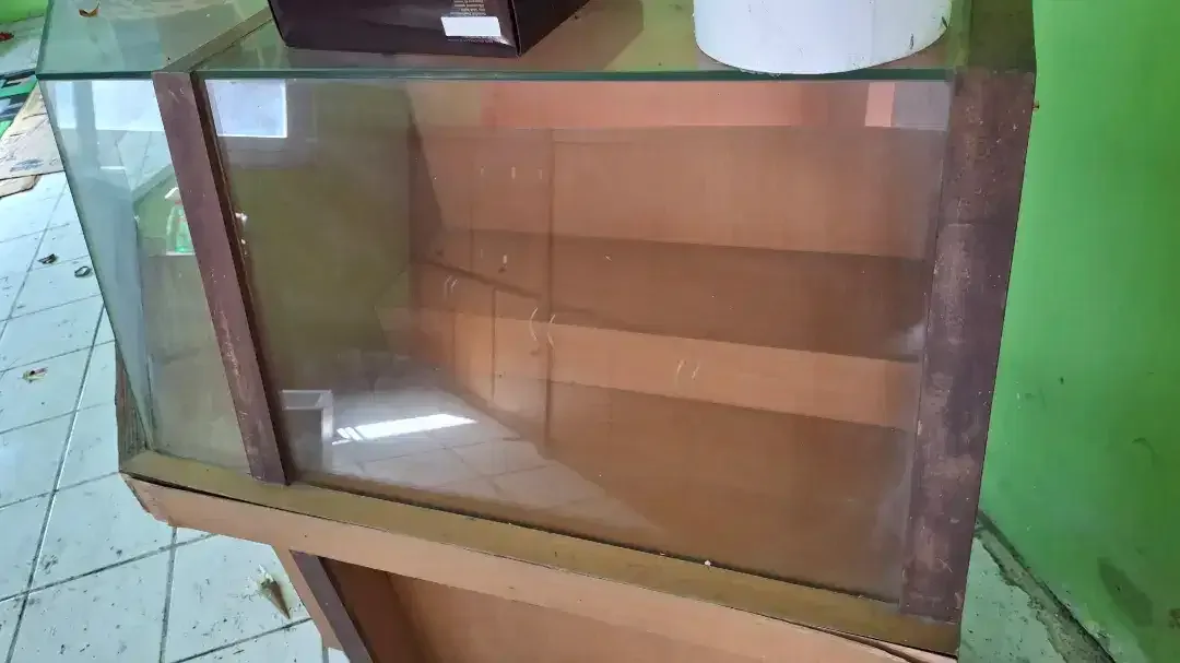 Dijual meja konter dari kayu & kaca - Image 6 of 6