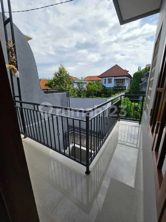 Rumah 2 Lantai Kondisi Bagus Siap Huni Kosongan Lokasi Strategis Ditengah Kota Denpasar Selatan Dekat Supermarket,rs,sekolah, Universitas,mall Dan Wisata Pantai Diarea Renon - Image 4 of 4
