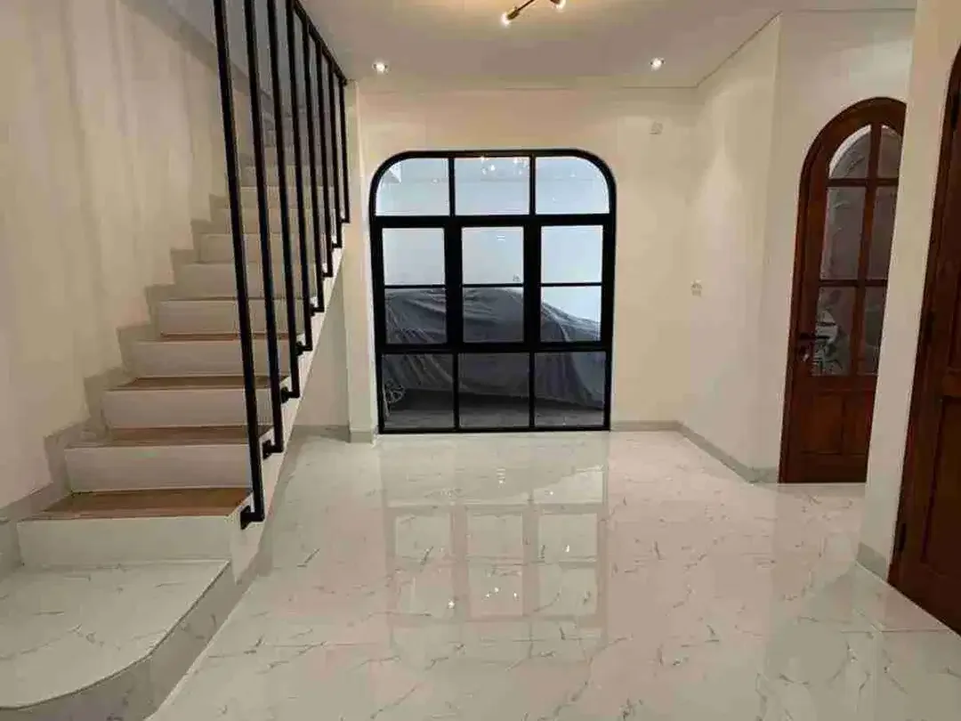 DIJUAL RUMAH 2 LANTAI – SUPER STRATEGIS JANTUNG KOTA DENPASAR (GATSU TENGAH) 5 menit ke Mall Living World. - Image 4 of 10
