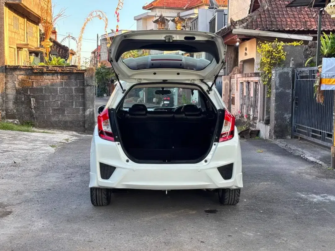 SIAP PAKAI! HONDA JAZZ RS AT 2016 - Image 3 of 10