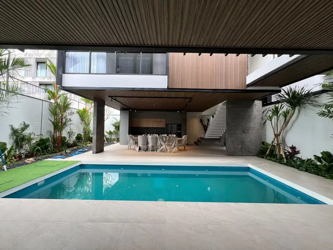 BRAND NEW MODERN TROPICAL LUXURY VILLA  Location Prime Berawa - Image 3 of 10