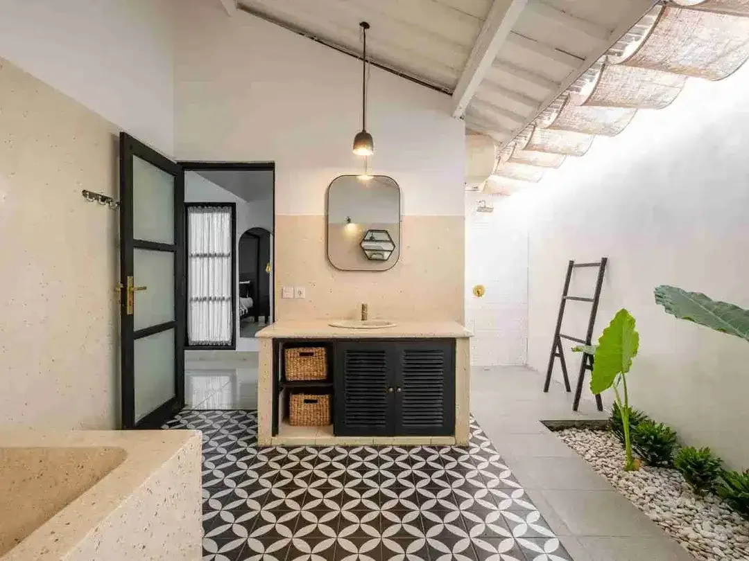 3 BEDROOMS VILLA NEAR REVOLVER UMALAS FOR RENT - Image 5 of 10