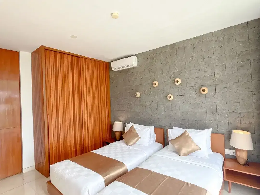 VILLA WITH PANORAMIC VIEW IN ULUWATU - Image 4 of 10