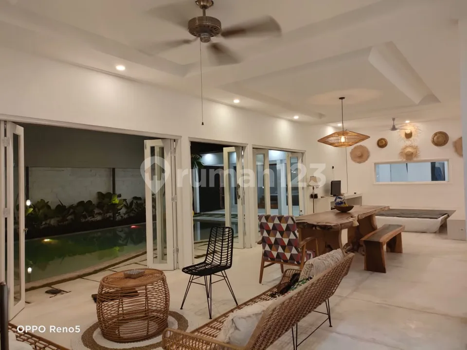 Luxury Villa 5Br Denpasar Barat Dekat Seminyak dengan Pool Besar - Image 2 of 4