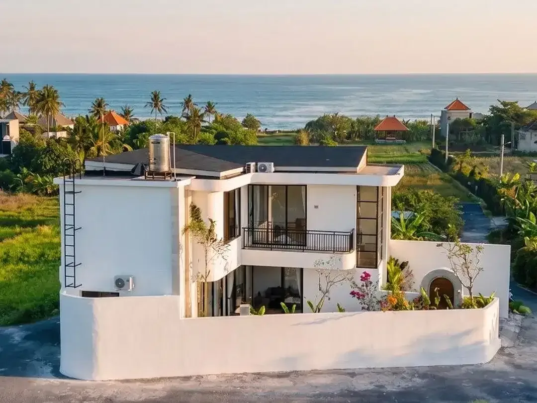 Tropical Villa Near The Beach In Cemagi - Image 3 of 10