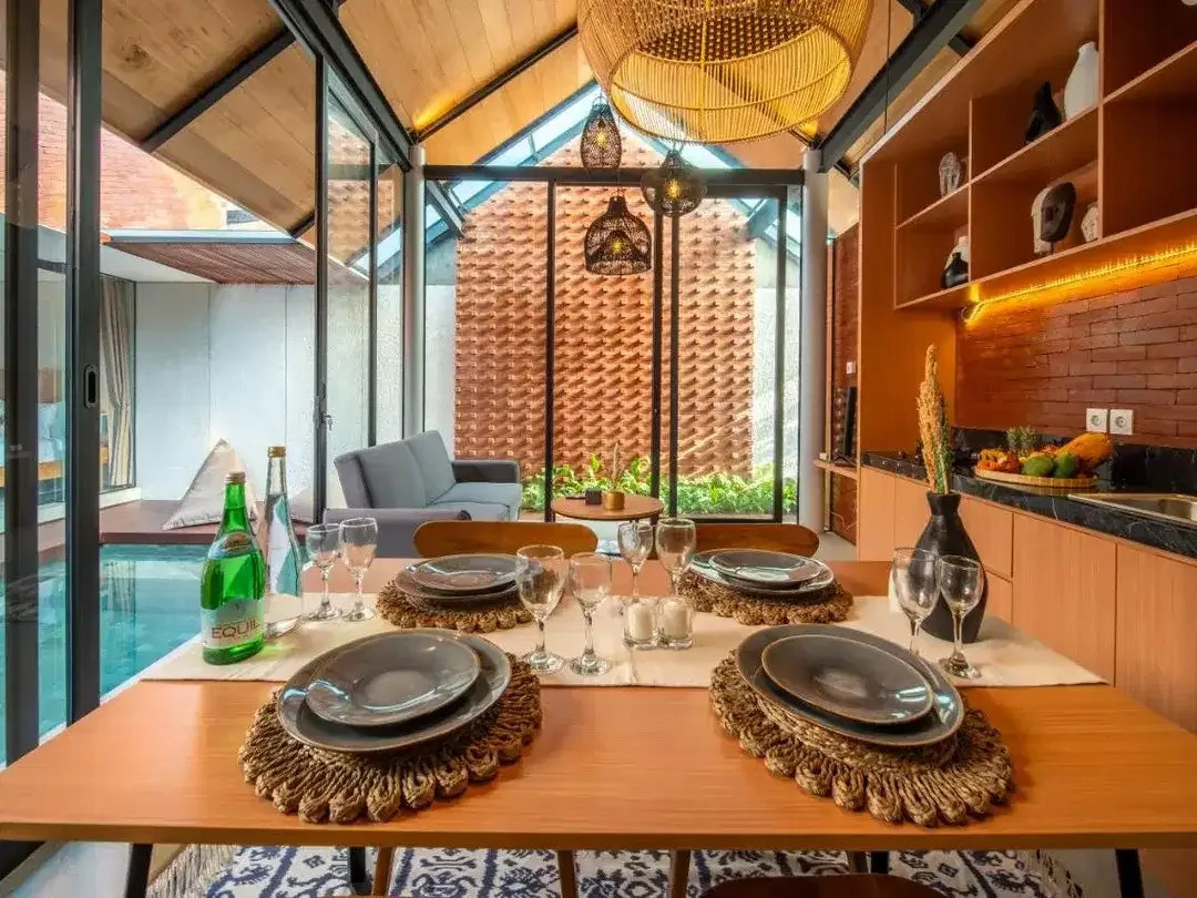 Dijual Rumah Furnished 2 Kamar Tidur dengan Kolam Renang di Ubud Bali, Hak Milik - Image 2 of 10