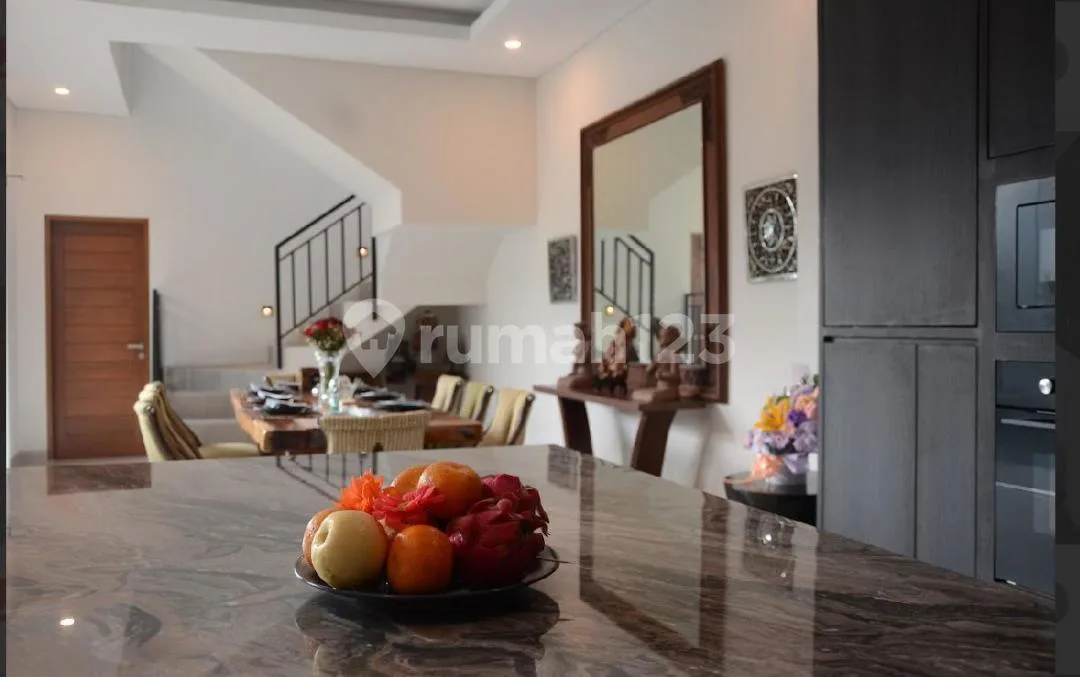 4 Bedrooms Modern Villa With Rooftop Near Jimbaran Beach - Image 4 of 4