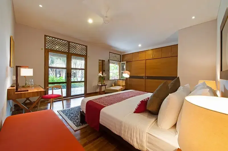 Villa Mewah 2 Unit Lokasi Premium Dekat Pantai Seminyak Bali - Image 10 of 10