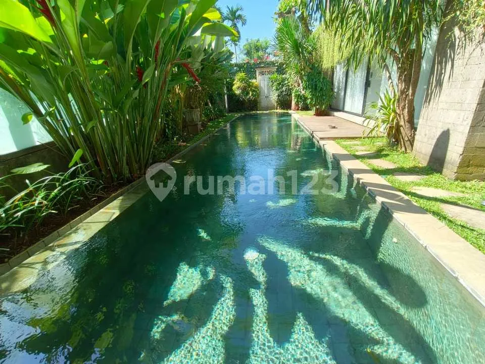 Villa Kawasan Elit View Sawah Abadi Dekat Pantai Sanur - Image 1 of 4