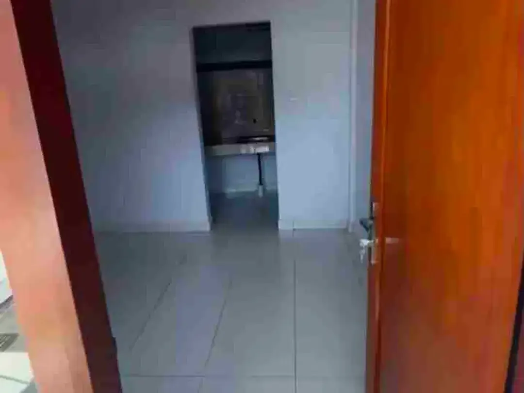 RUMAH KOST DALUNG KAJA PERBATADAN BUDUK UNTUK DIJUAL BANGUNAN BARU LANTAI II INVESTASI BISNIS BULANAN YG MENGUNTUNGKAN DENGAN KONDISI FULL PENYEWA - Image 7 of 8