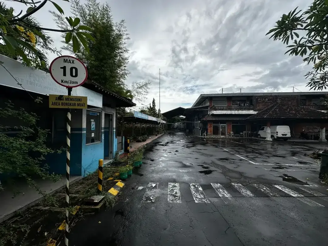 Disewakan Gudang + Kantor Luas di Jl. Gatot Subroto Bali - Image 4 of 8