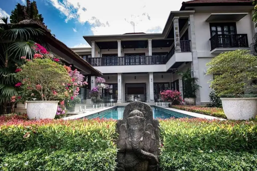 DIJUAL LUXURY MODERN VILLA LOKASI JIMBARAN - Image 1 of 10