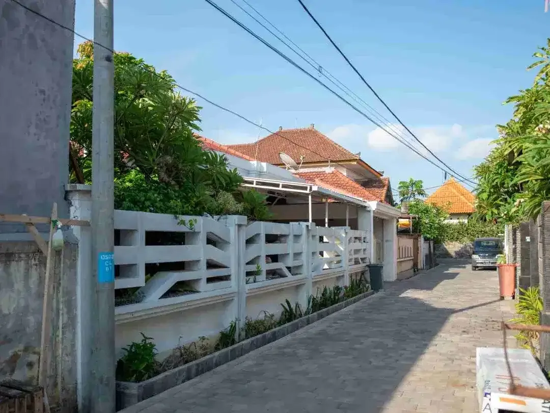 BU jual 3,6 are  rumah 7 kmr tidur di kerta bedulu Mertasari Sanur Denpasar - Image 2 of 8