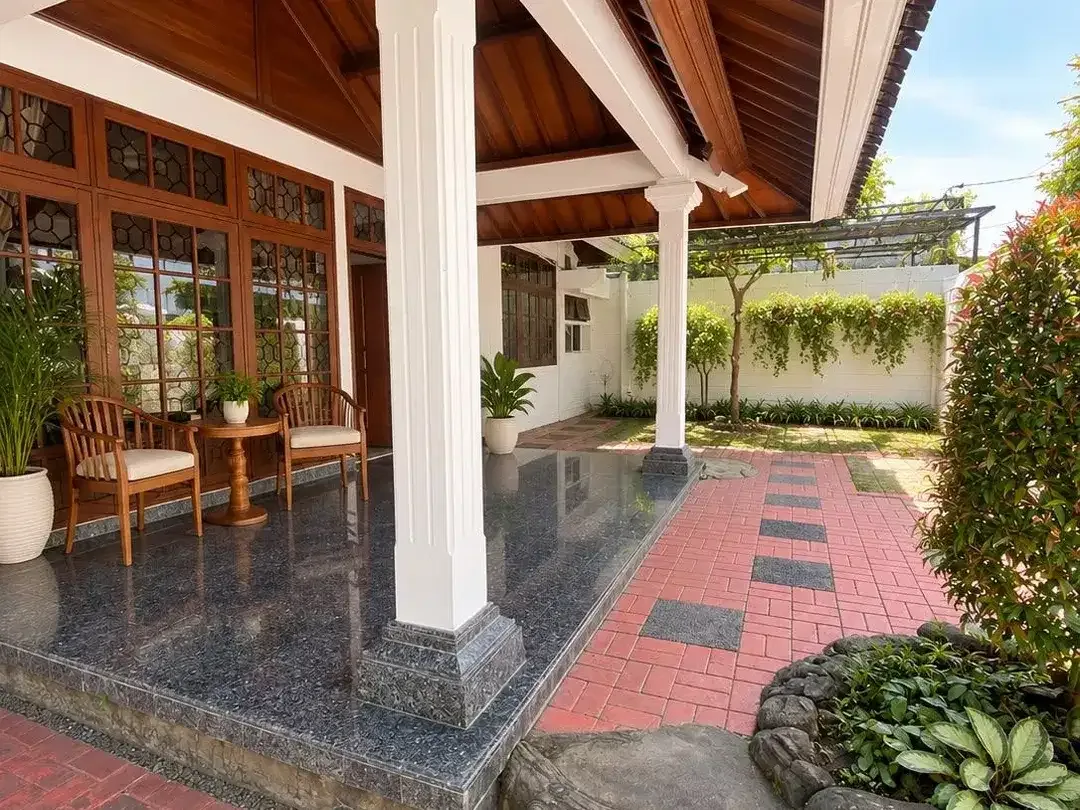 RUMAH 6 KAMAR TIDUR DIJUAL AREA TEUKU UMAR DENPASAR - Image 1 of 6