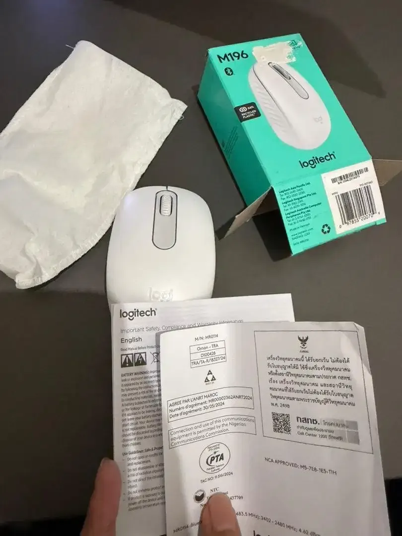 Logitech M196 Bluetooth Mouse - Image 3 of 4