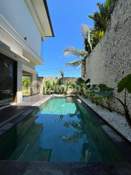Villa Modern Furnished Dekat Sekolah French International 4 Kamar Tidur di Umalas Badung - Image 4 of 4
