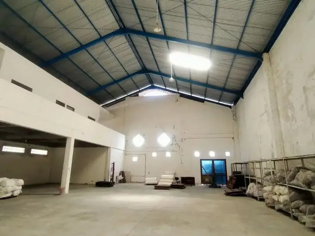 Gudang 872 m² SHM Posisi Hook di Kawasan Pergudangan Muding - Image 2 of 6