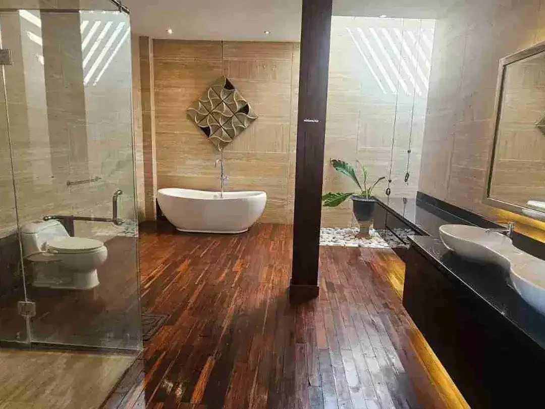 DIJUAL/FREEHOLD : LUXURY VILLA FOR SALE IN FRAME CENTRAL SANUR DENPASAR BALI - Image 4 of 10