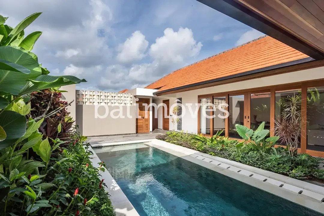 Vila Baru Yang Cantik Tiga Kamar Tidur Di Kompleks Tepi Pantai Sanur - Image 3 of 10