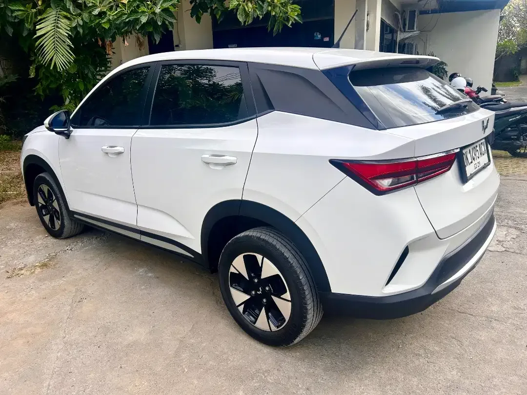 Wuling Alvez 2023 CE Matic Tangan Pertama - Image 2 of 9