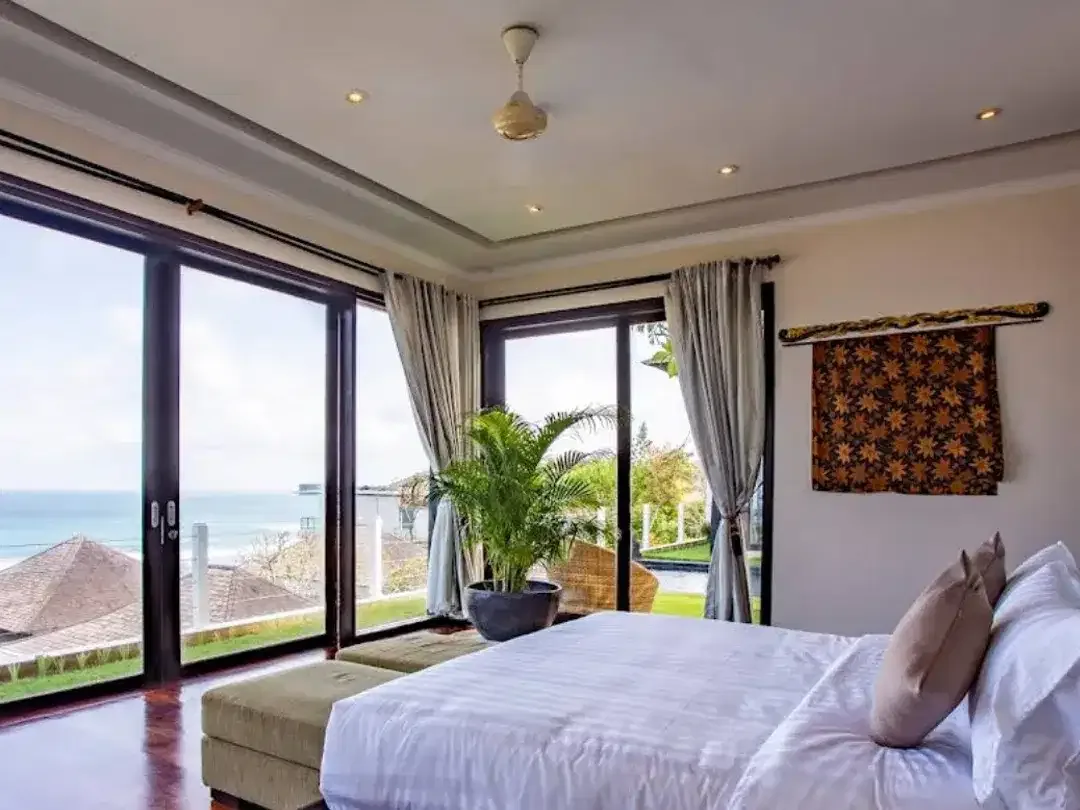 BEACHFRONT VILLA FOR YEARLY RENT IN NUSA DUA - Image 9 of 9
