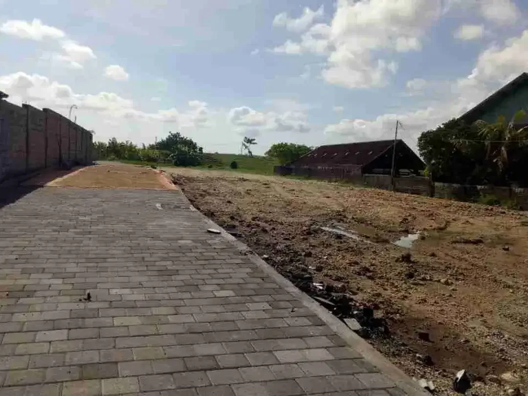 Dijual tanah ukuran kecil  super langka siap Bangun Di jalan padonan tibubeneng canggu  Bali - Image 4 of 5