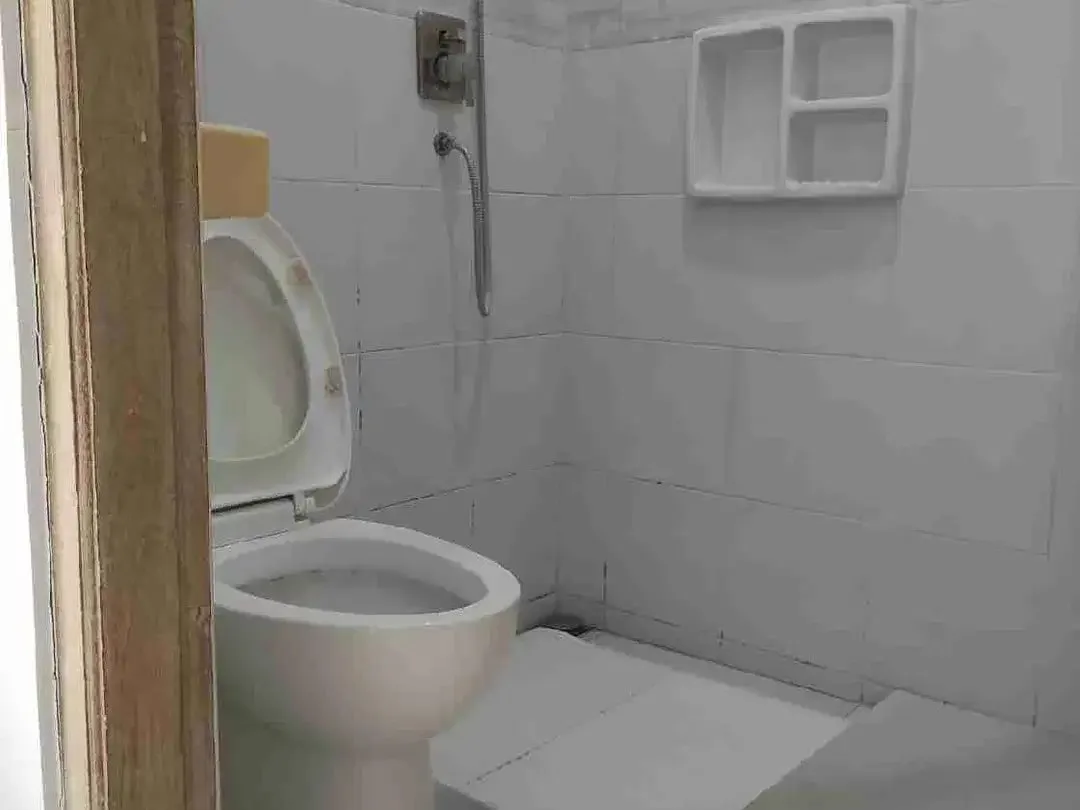 1 BEDROOM FLAT WITH PRIVATE GATE AND KITCHEN IN KEROBOKAN BALI - Image 7 of 10