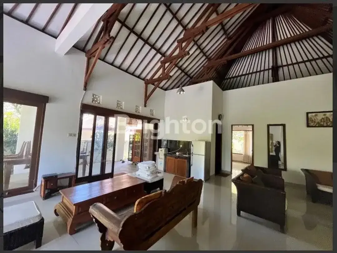PRICE DROP, BEST DEAL - BEAuTIFUL 3 BDR VILLA SHORT DRIVE TO FINNS BEACH & ALL AMENITIES @BERAWA CANGGU - Image 2 of 8