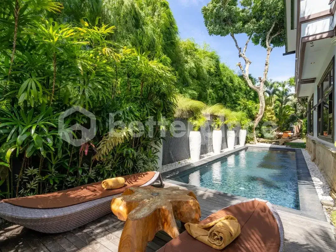 Spacious Freehold Family Villa in Jimbaran with Large Garden and Private Pool - Image 4 of 10