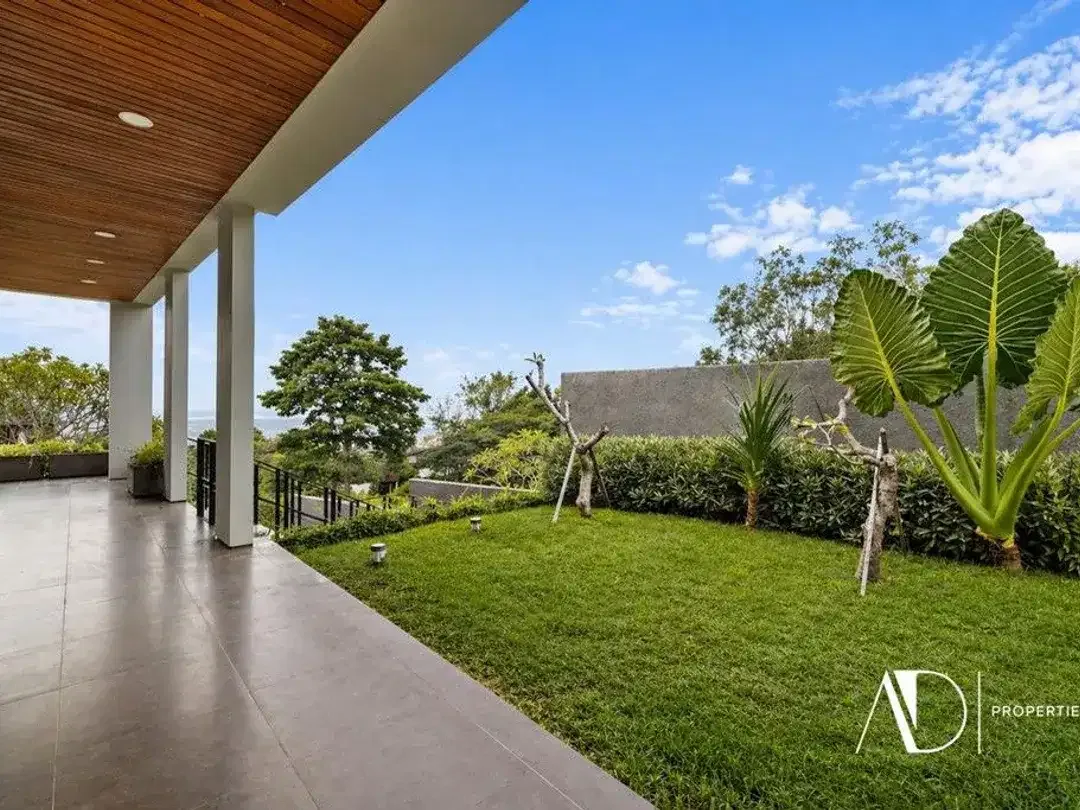 FREEHOLD | 6-BEDROOM VILLA WITH PANORAMIC OCEAN VIEWS IN JIMBARAN - Image 9 of 10