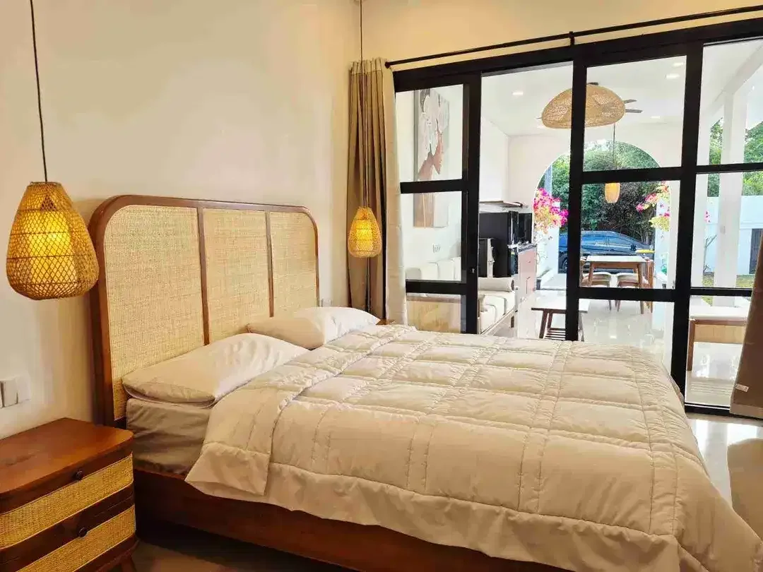 Brand New Modern Villa in cozy environment Taman Mumbul - Image 9 of 10