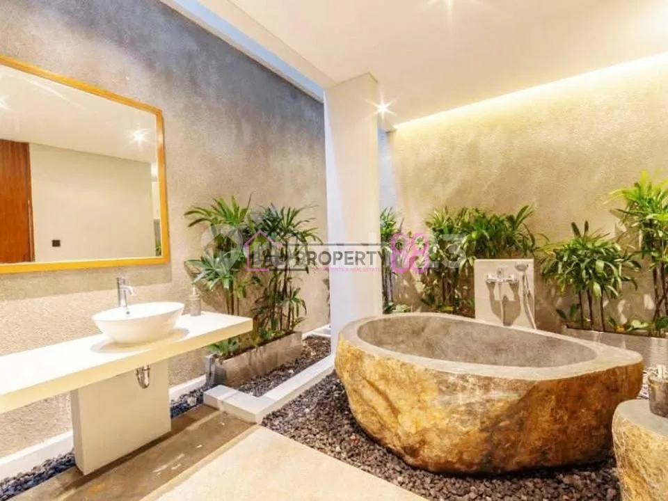 Jual Villa Modern Rooftop Bidadari Seminyak 200 M2 - Image 2 of 4