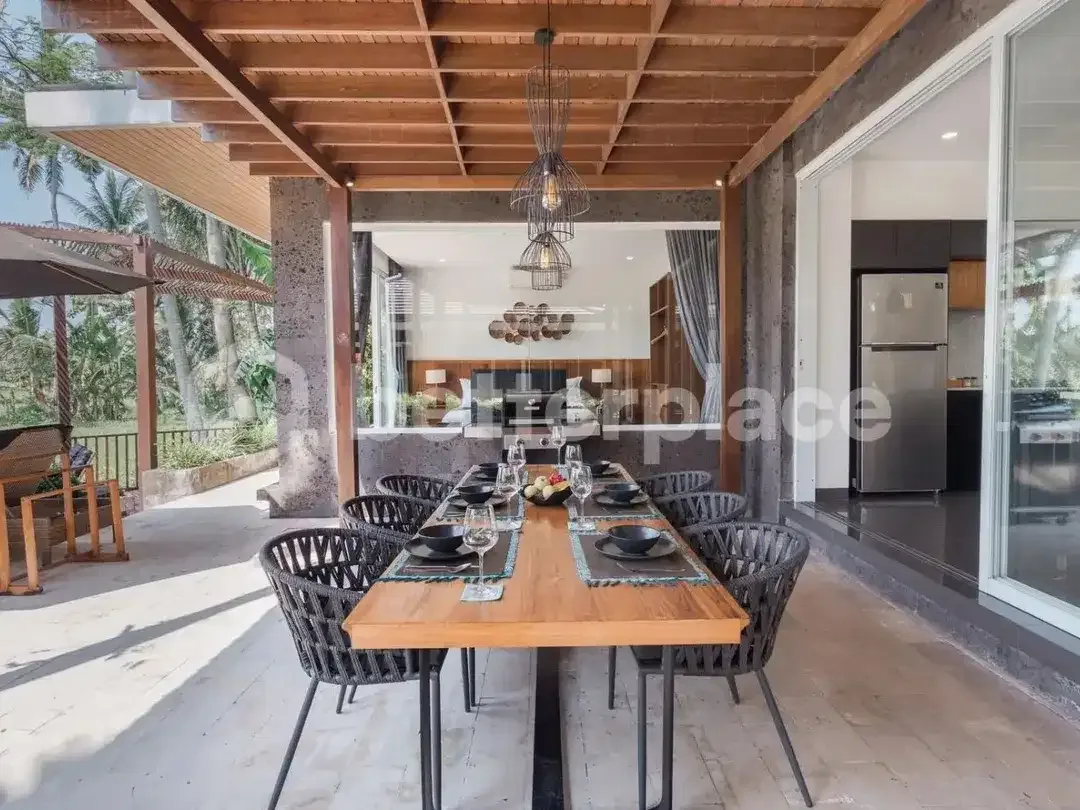 3 Bedroom Stunning and Luxury Villa in Ubud With Rice Field View - Image 4 of 10