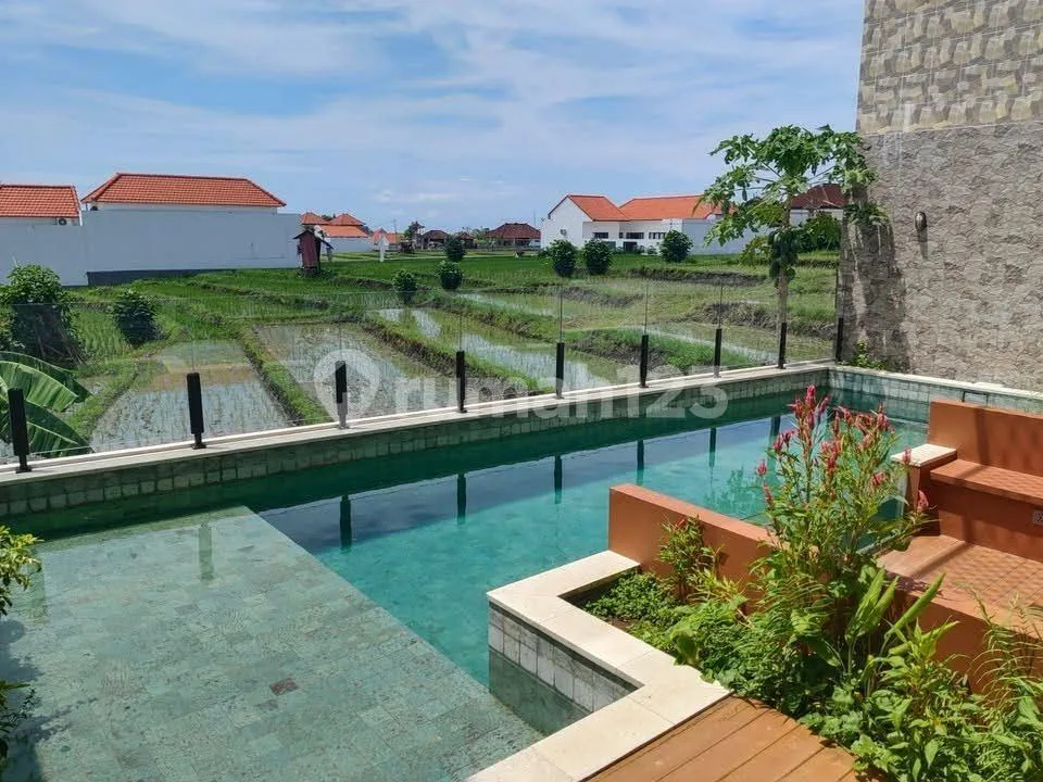 Villa 3Br View Sawah Dekat Pantai Canggu Badung - Bali - Image 1 of 4