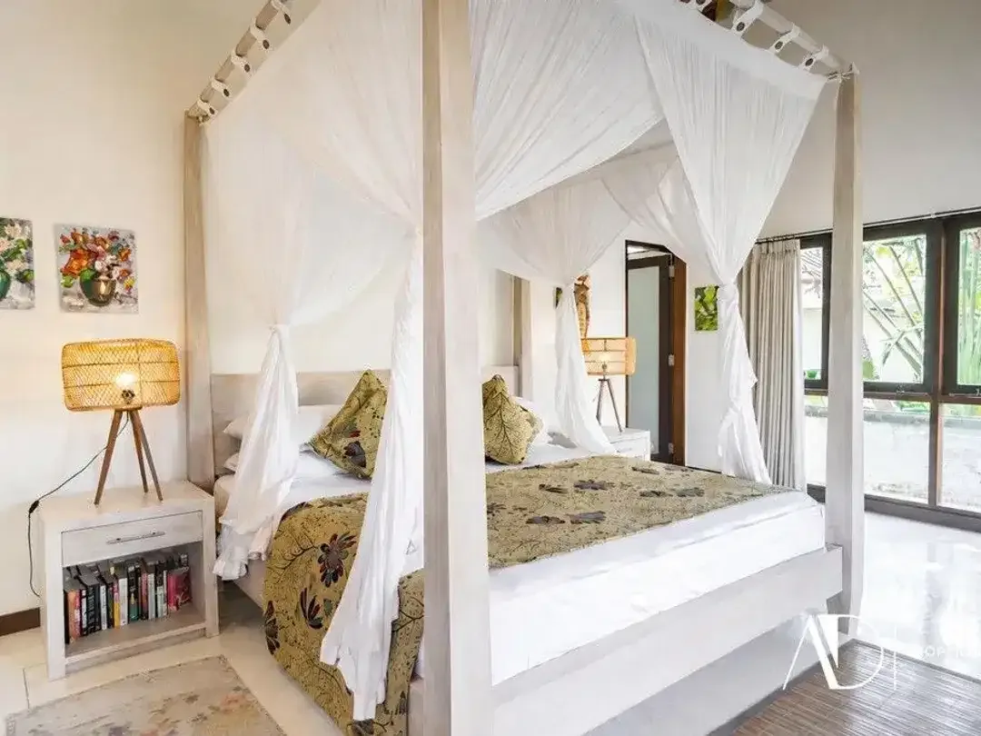 FREEHOLD | LUXURY BALINESE VILLA IN PRIME PERERENAN - Image 8 of 10