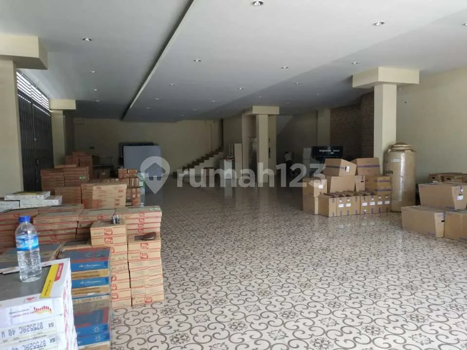 Ruko 3 Lantai Lokasi Strategis Imam Bonjol Denpasar - Image 1 of 4