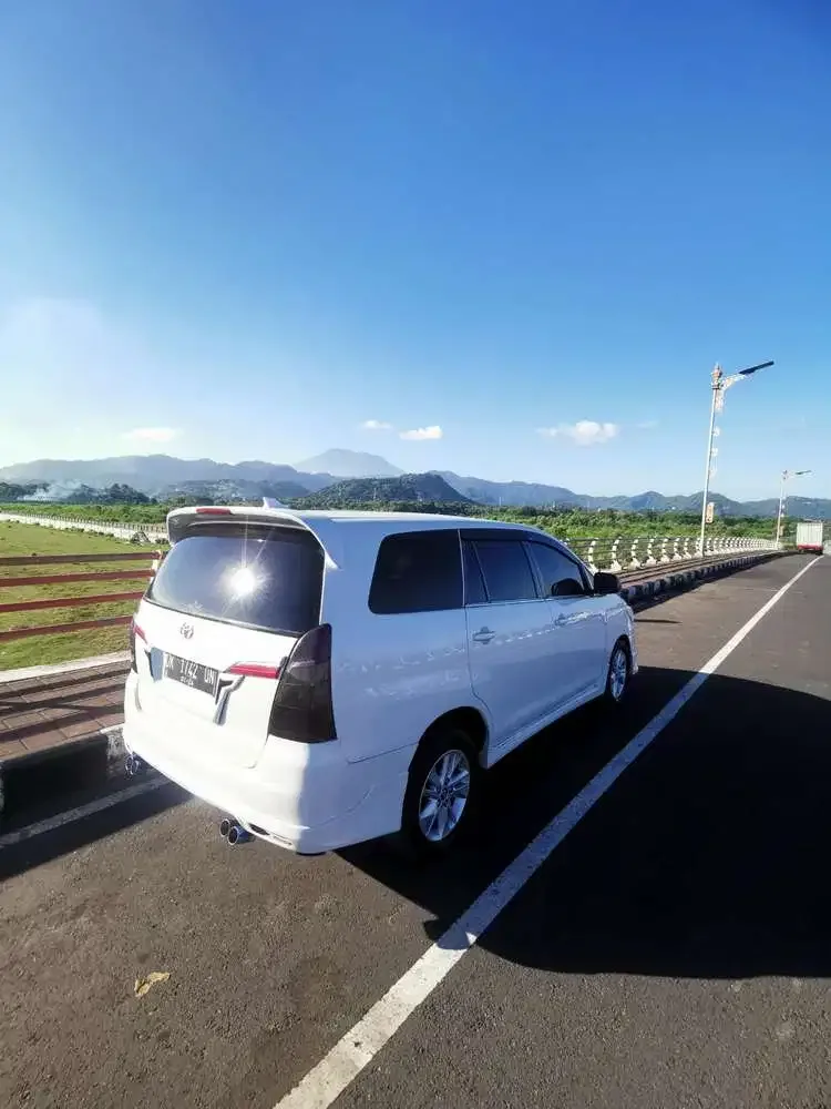 Toyota Kijang Innova 2009 Bensin - Image 4 of 7