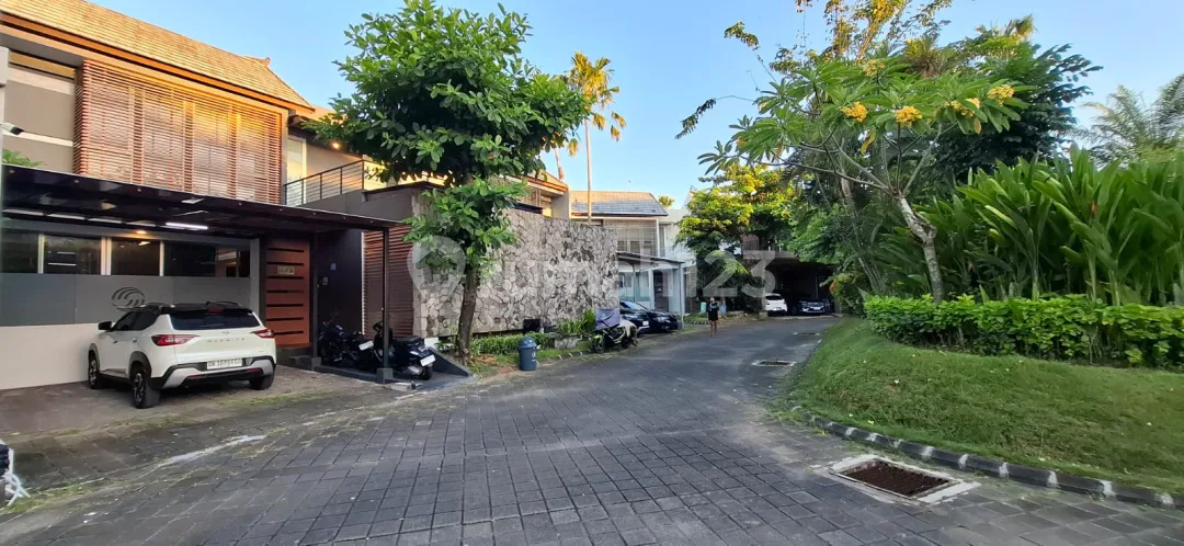 Dijual Rumah di Sunset Road Kuta Area Strategis ke Pusat Perbelanjaan - Image 2 of 4