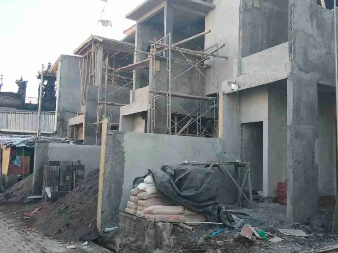 TERSEDIA 3 UNIT RUMAH LANTAI II  SEDANG DALAM PROSES PENGERJAAN. TERIMA FINISHING RUMAH READY BARU DI JALAN GUNUNG ANDAKASA GATSU BARAT DENPASAR - Image 6 of 7